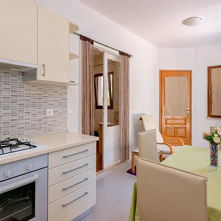 Apartamento Dora 12